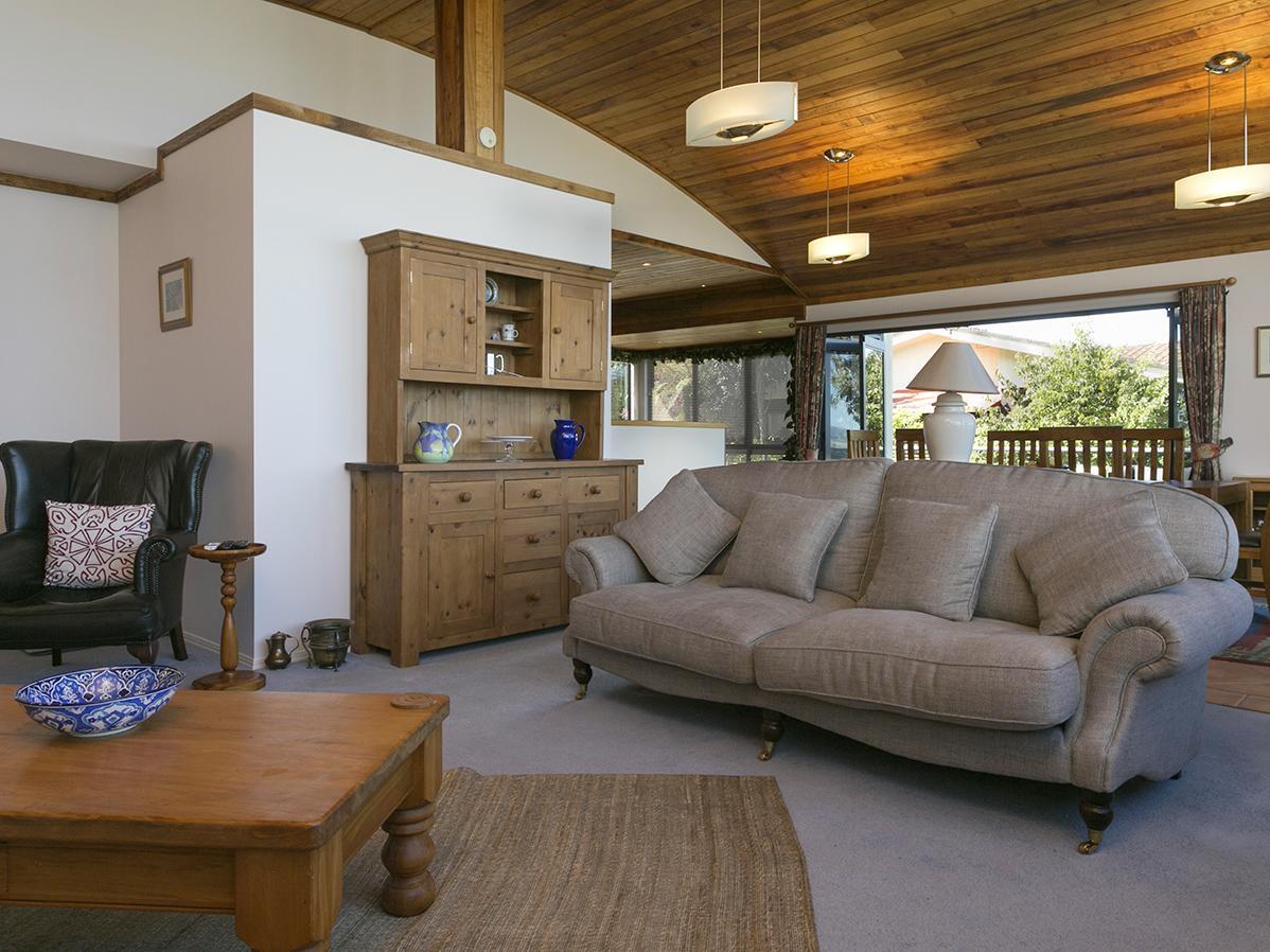 B & B With Stunning Views Таупо Экстерьер фото